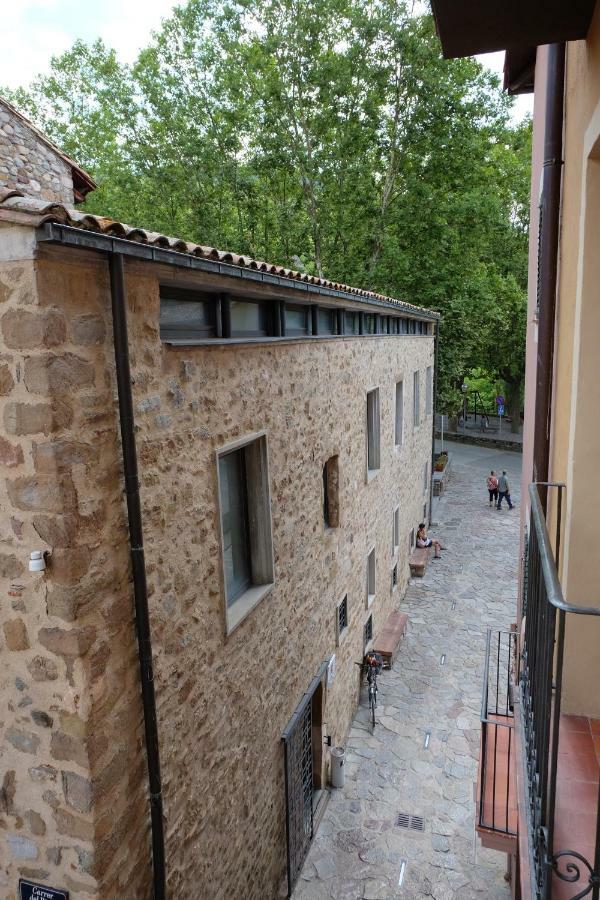 Apartaments Sant Miquel Sant Joan de les Abadesses Exterior photo